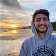 Soy Personal Trainer especializado en musculación. Puedo dar clase a iniciantes y también a avanzados.